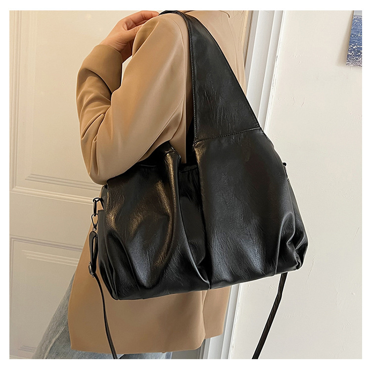 黒 バッグ 合成皮革ソフトボストンバッグ