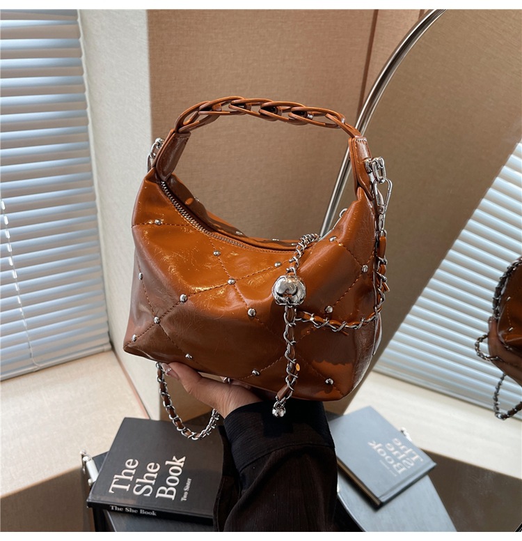 黒 バッグ 黒レザー風ハンドバッグ チェーン付き大容量ショルダー鞄