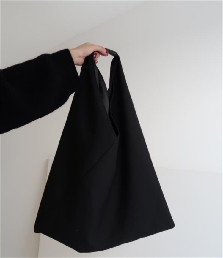 https://fulmo-img-server.com/kurobag/a24c84ea-c278-4064-9b15-950897ea7b7d.jpg