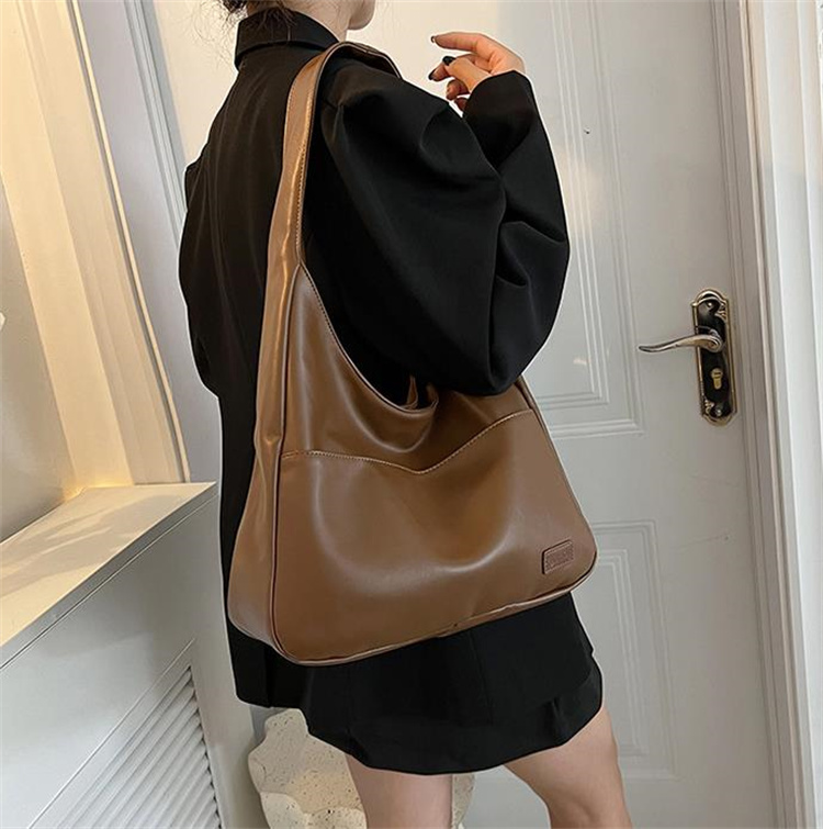 https://fulmo-img-server.com/kurobag/a7150b2c-23f6-40de-9109-0ce31be7ffa7.jpg
