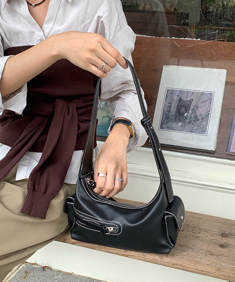 黒 バッグ 黒ショルダーバッグレディース肩掛け韓国風バッグ