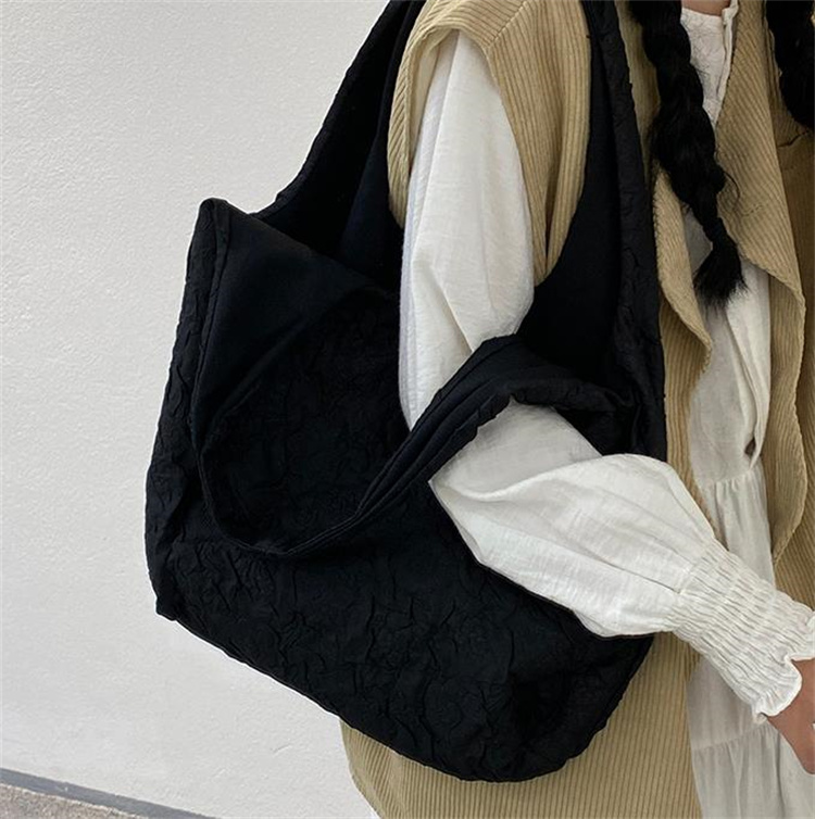 https://fulmo-img-server.com/kurobag/ae7d49c3-98c3-4a76-a046-096e1bf600ed.jpg