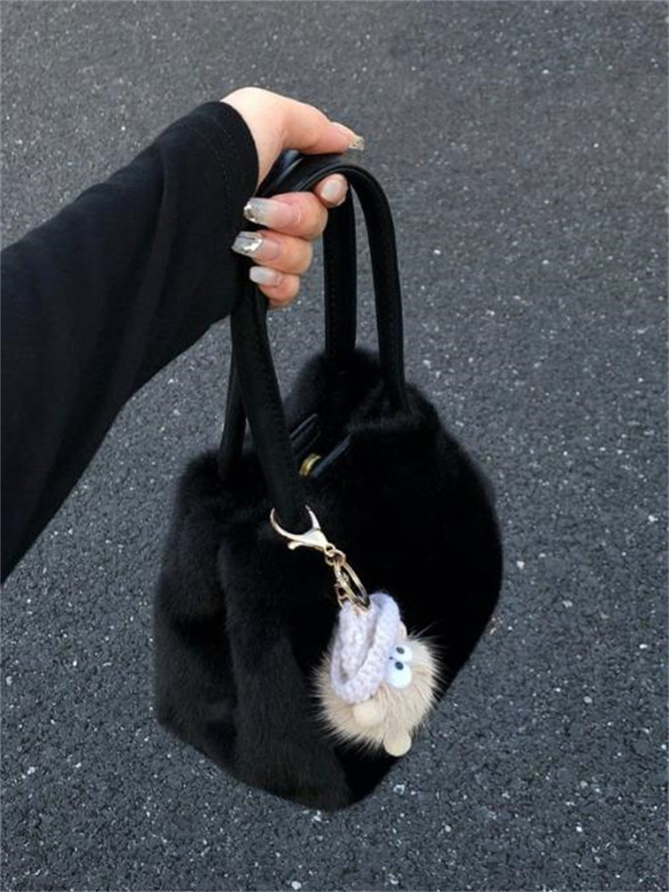 黒 バッグ 新作毛足ふわふわバケツ型ハンドバッグ黒