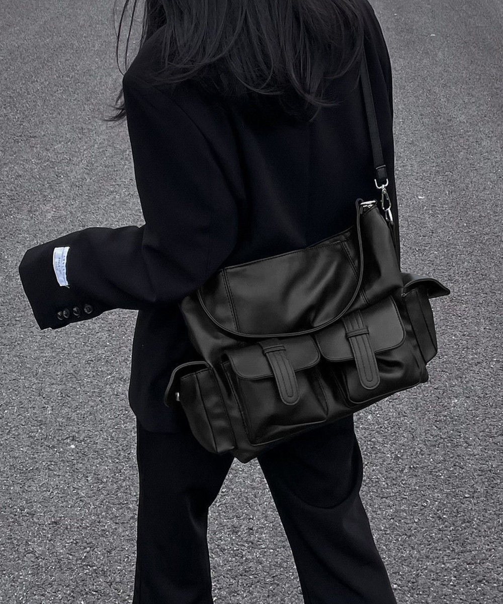 https://fulmo-img-server.com/kurobag/b1e50dcc-d50b-473e-8e8f-76f4ff1bb1b6.jpg