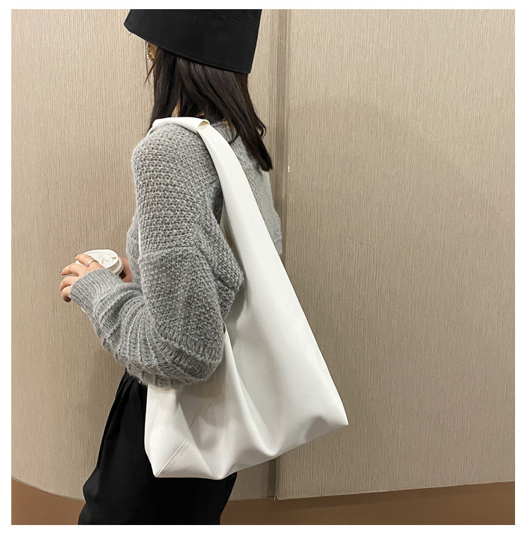 https://fulmo-img-server.com/kurobag/bd5fc9ba-92ed-4ecd-b013-2def41e48500.jpg