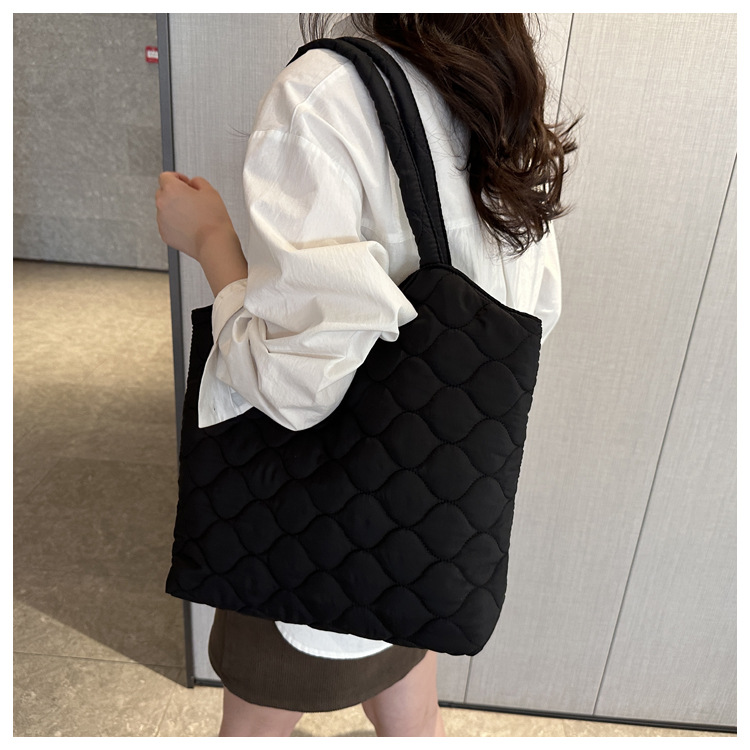 https://fulmo-img-server.com/kurobag/bf4dbf4b-e7c4-45c0-a48a-48c9f69bfb6a.jpg
