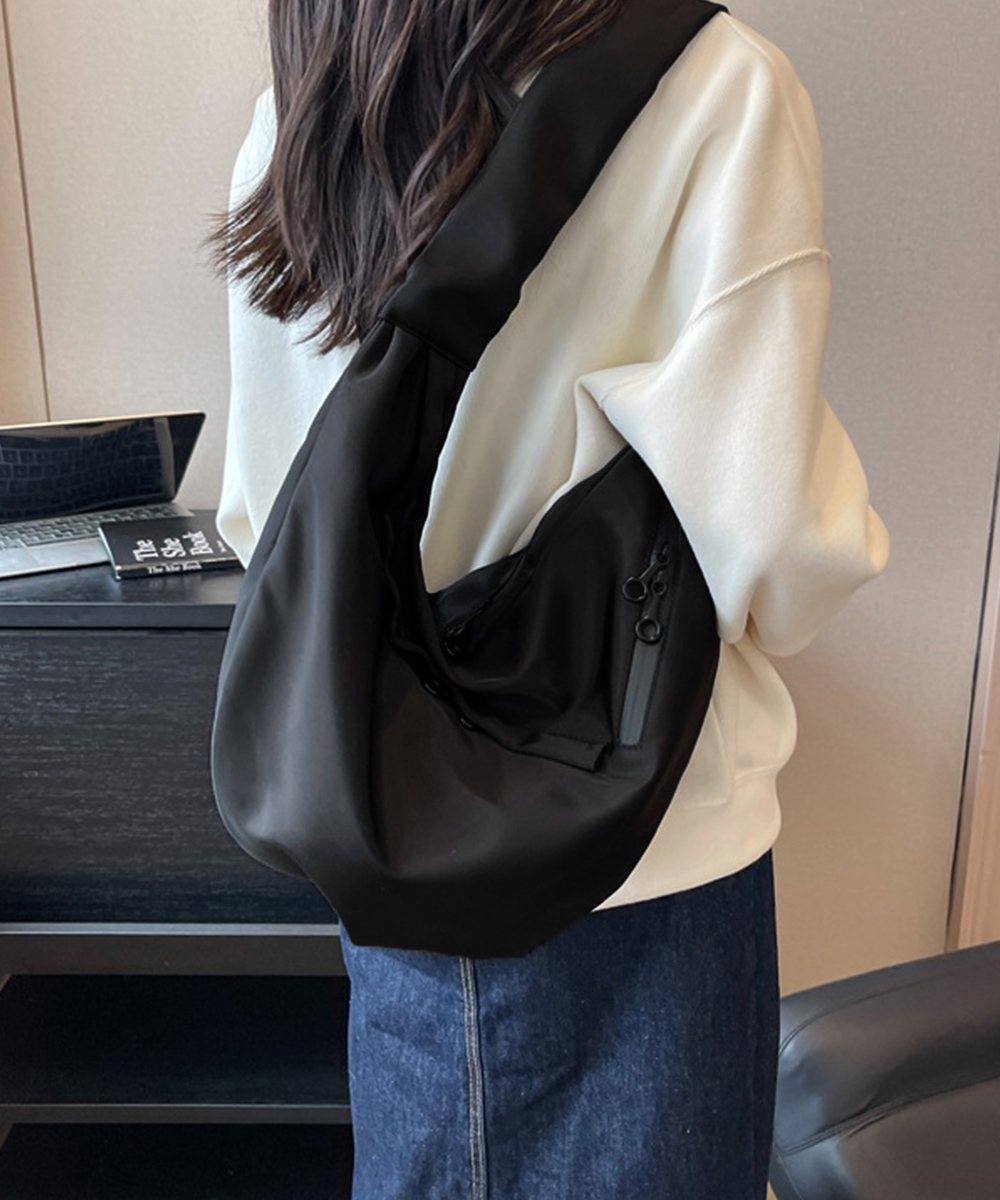 https://fulmo-img-server.com/kurobag/c0048458-e65c-4ce4-8aa2-c9fa86ad66c7.jpg