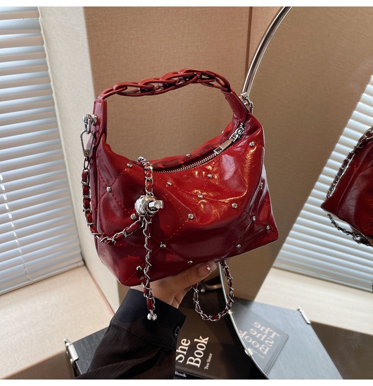 黒 バッグ 黒レザー風ハンドバッグ チェーン付き大容量ショルダー鞄