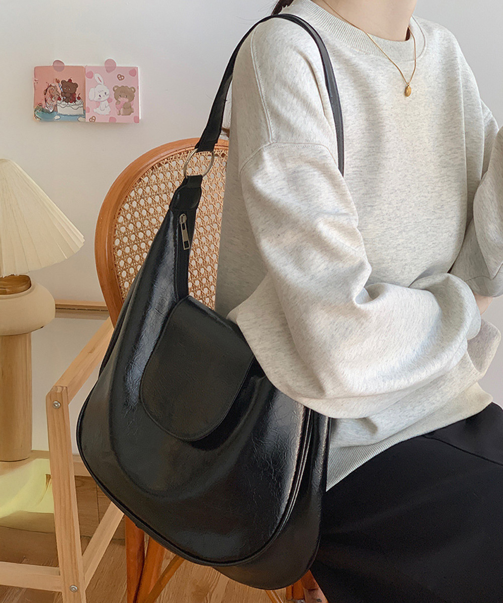 https://fulmo-img-server.com/kurobag/c1cffd9c-c4ae-45a4-b2a4-524e5fad3b54.jpg