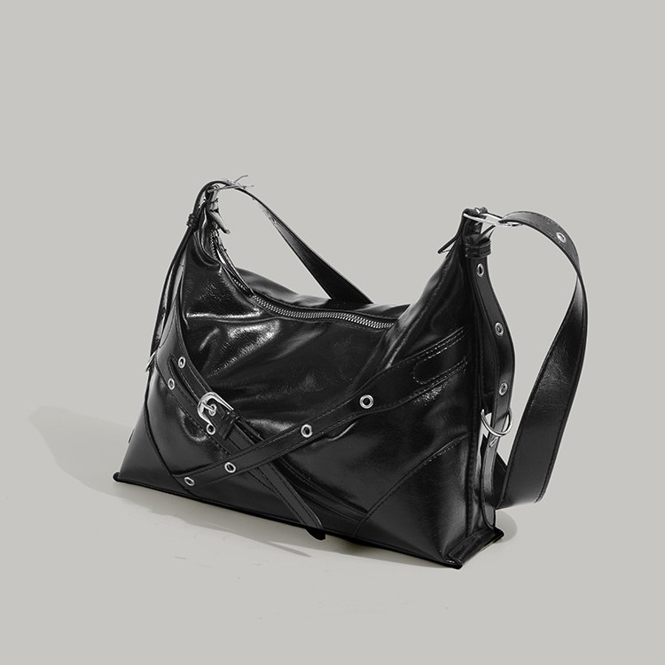 黒 バッグ 黒レザー調ショルダーバッグ