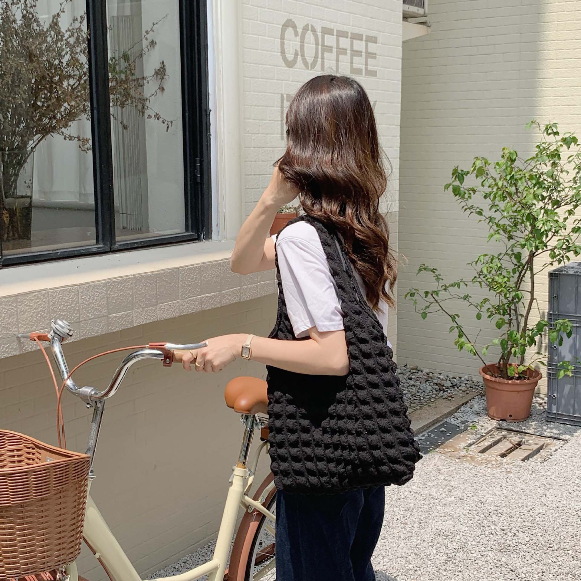 https://fulmo-img-server.com/kurobag/c6e0df41-1b95-4e2c-819d-799fdf4cfc4c.jpg
