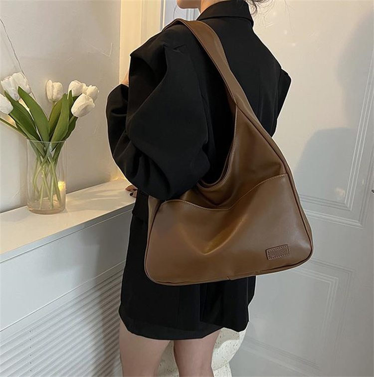 https://fulmo-img-server.com/kurobag/c7a4c1f4-f035-481c-9293-b773fba410b4.jpg