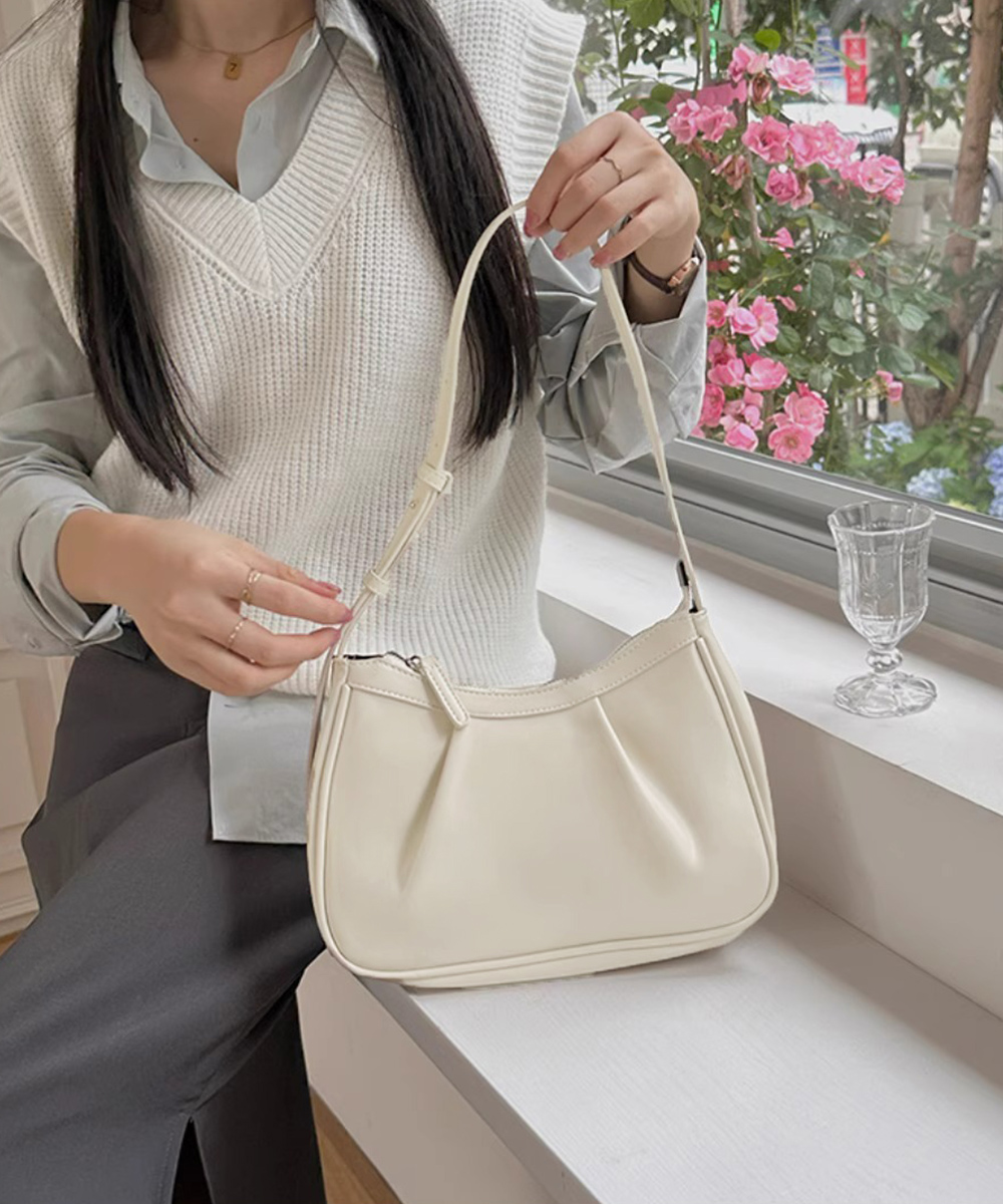 https://fulmo-img-server.com/kurobag/c91221c1-fd9f-4dd8-8877-48a3222ae2e2.jpg