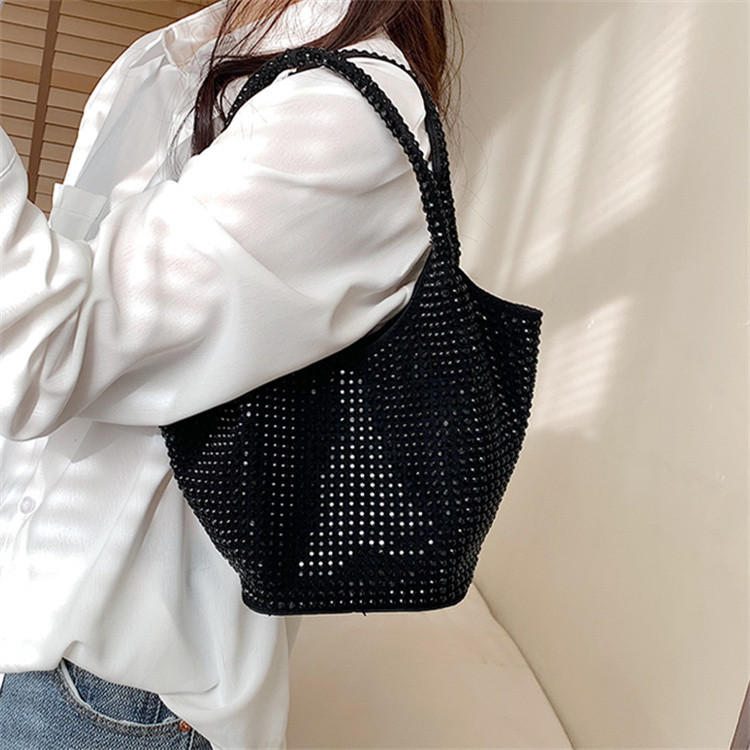 https://fulmo-img-server.com/kurobag/d01a1733-e74a-45b6-ab57-a6bf84989f16.jpg