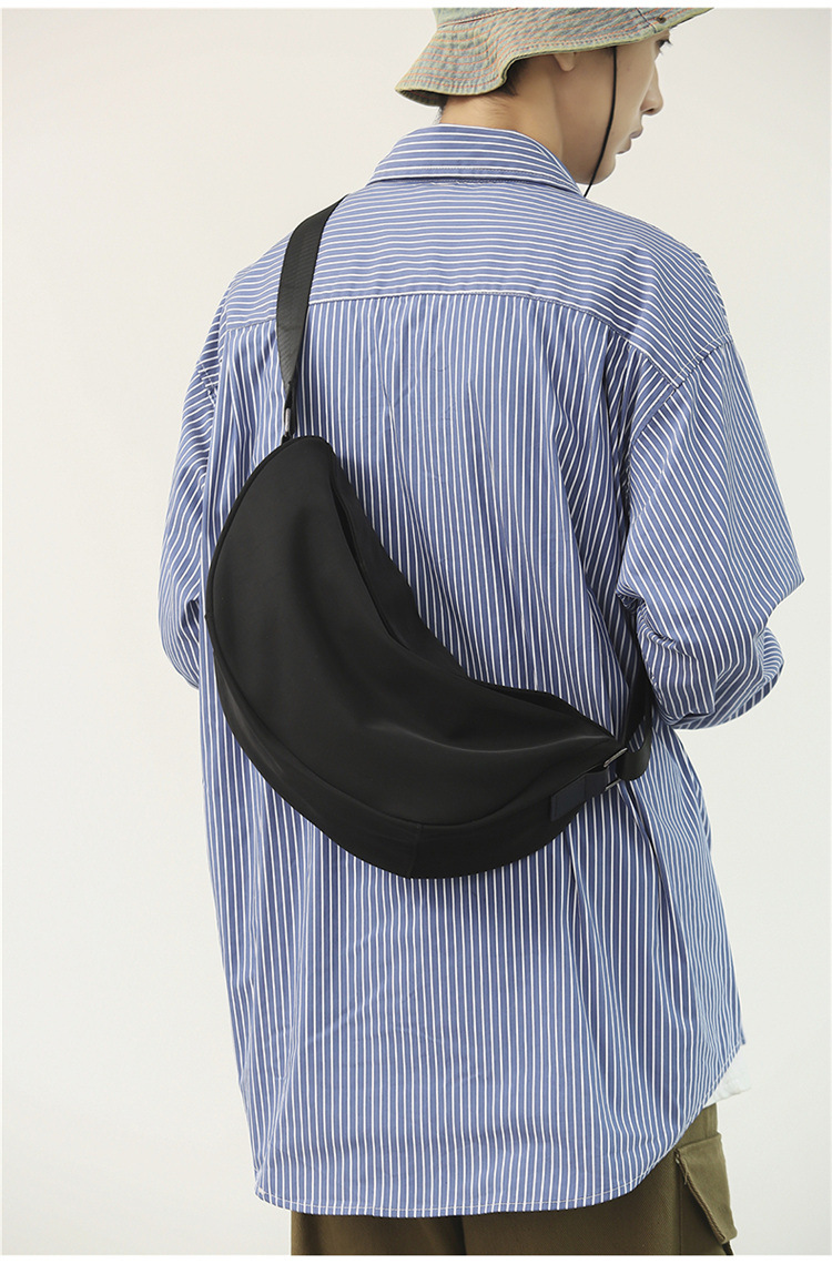 黒 バッグ 黒ショルダーバッグ 男女兼用 斜め掛け 防水 軽量