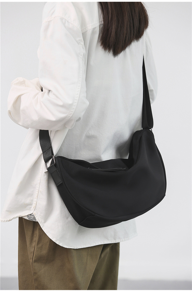黒 バッグ 黒ショルダーバッグ 男女兼用 斜め掛け 防水 軽量