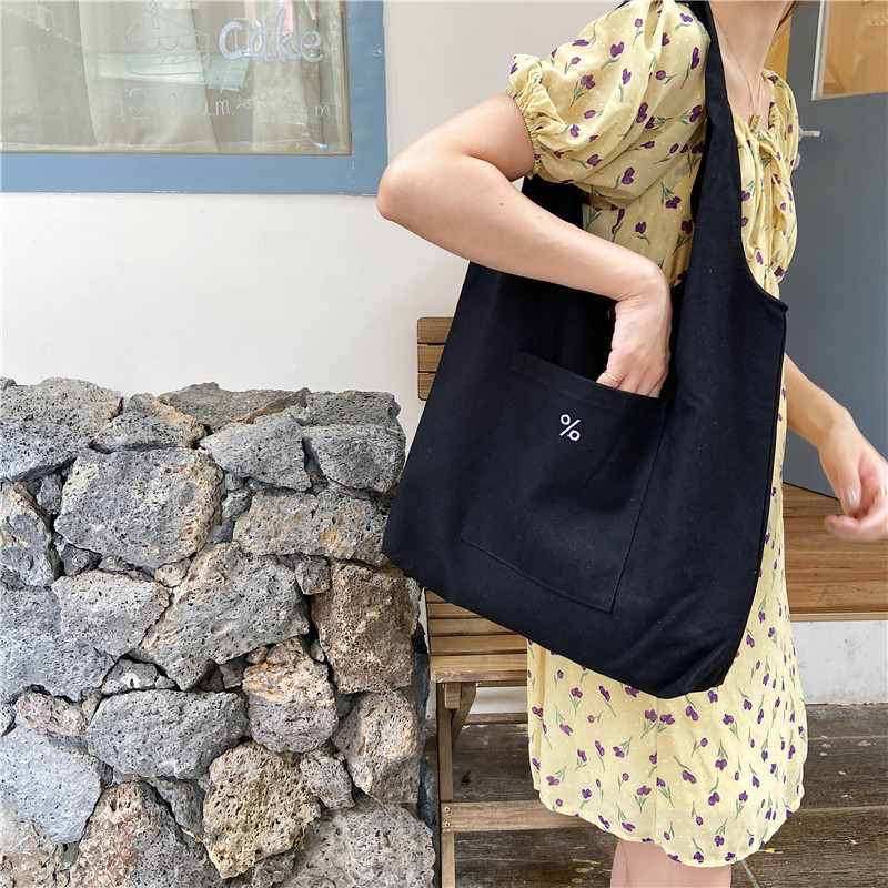 https://fulmo-img-server.com/kurobag/e6ef87a8-7d64-4660-84de-2132ef3ac867.jpg