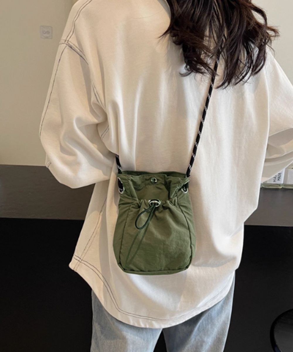 黒 バッグ 軽量ミニショルダーバッグ 黒 斜め掛け レディース