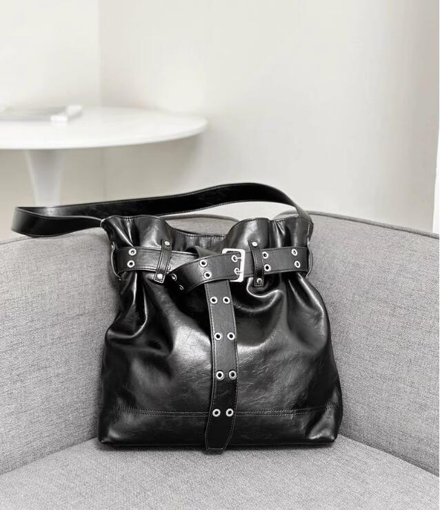 黒 バッグ 女性用黒革風バケツ型ショルダーバッグ