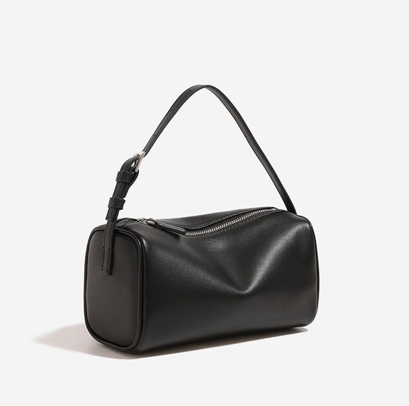 黒バッグ ハンドバッグ　ショルダーストラップ付き