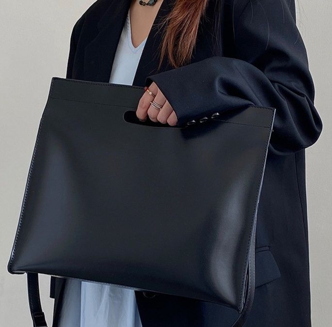 黒バッグ スリットハンドル レザートートバッグ