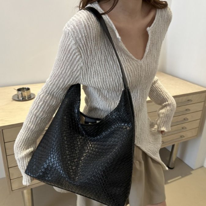 https://fulmo-img-server.com/kurove/1788834330102_8v1z0if9_wtv3pp2d.jpeg