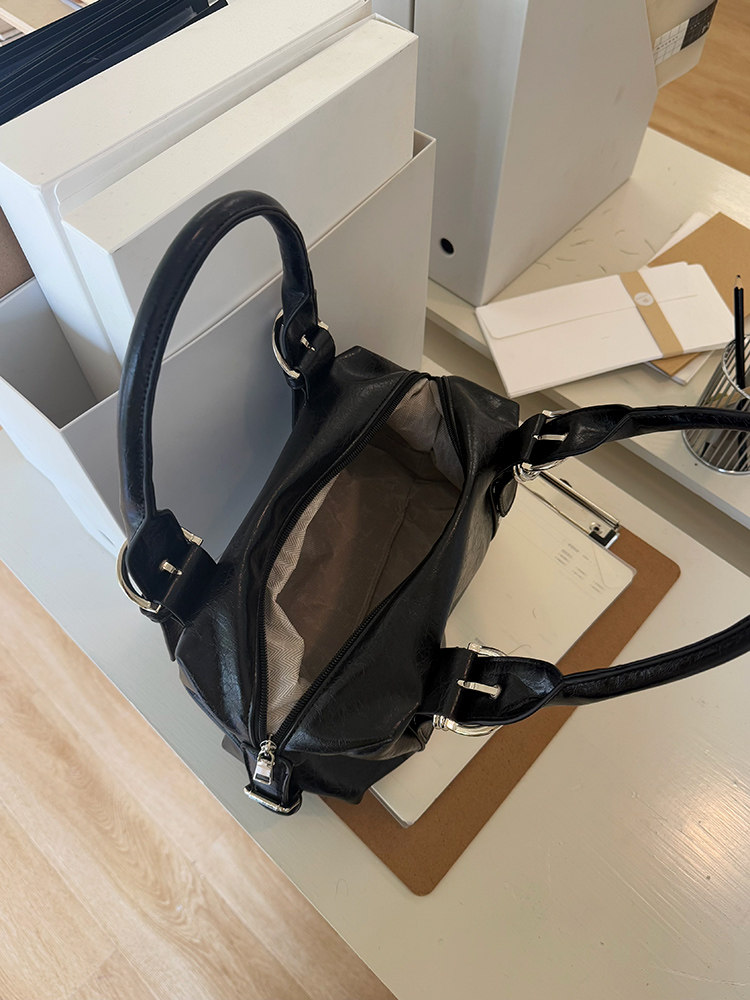 https://fulmo-img-server.com/kurove/27965767-b354-432c-8f47-1f9263a1d64d.jpg