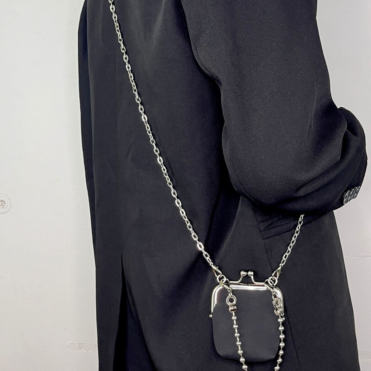 黒バッグ がま口チェーンミニショルダーバッグ