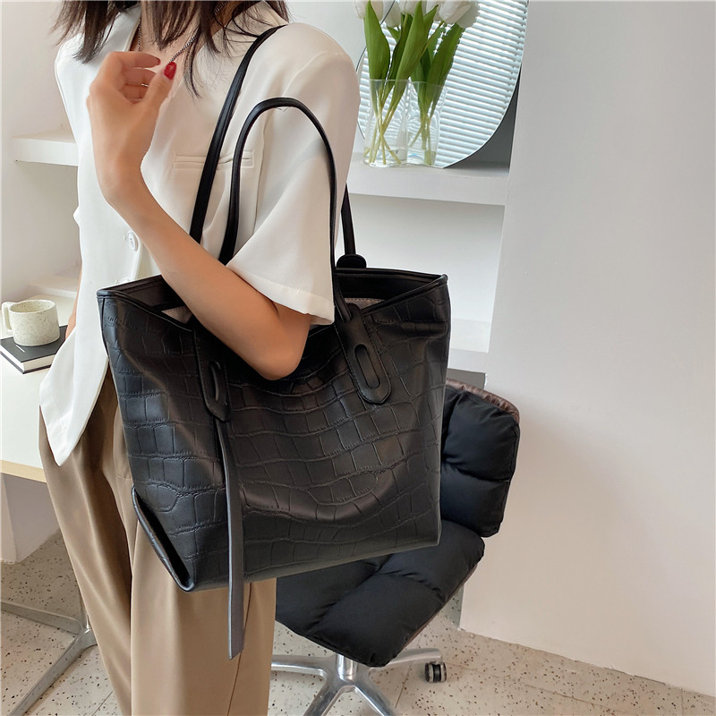 https://fulmo-img-server.com/kurove/56ffd96a-558c-4005-a163-acf7a96a19ac.jpg