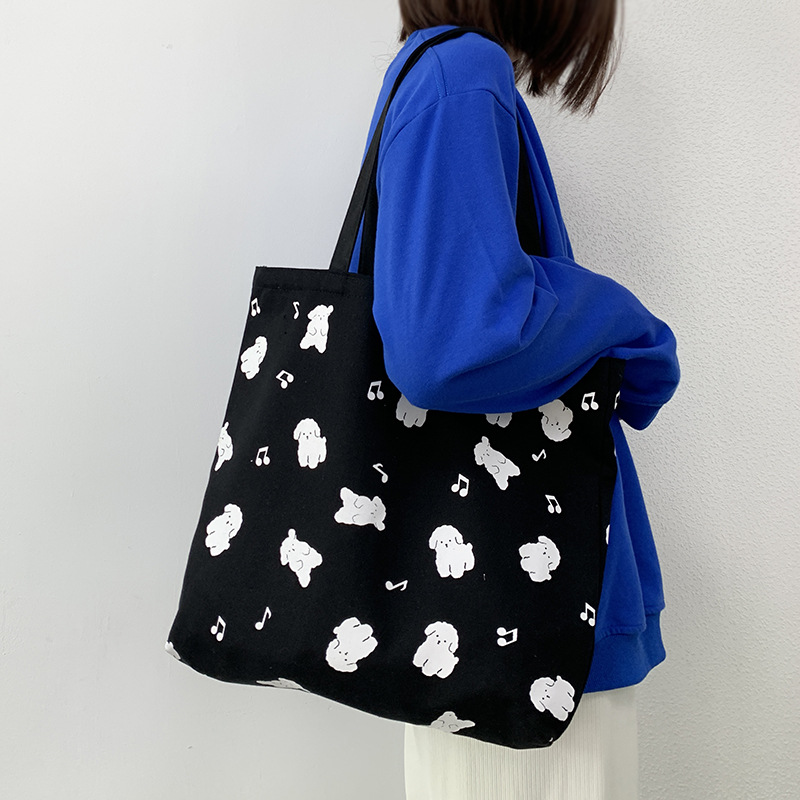 黒バッグ くま柄音符プリントキャンバストートバッグ