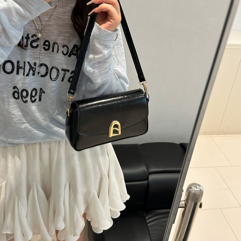 https://fulmo-img-server.com/kurove/a9802e7a-1deb-43f8-b4f6-9209e30f05ee.jpg