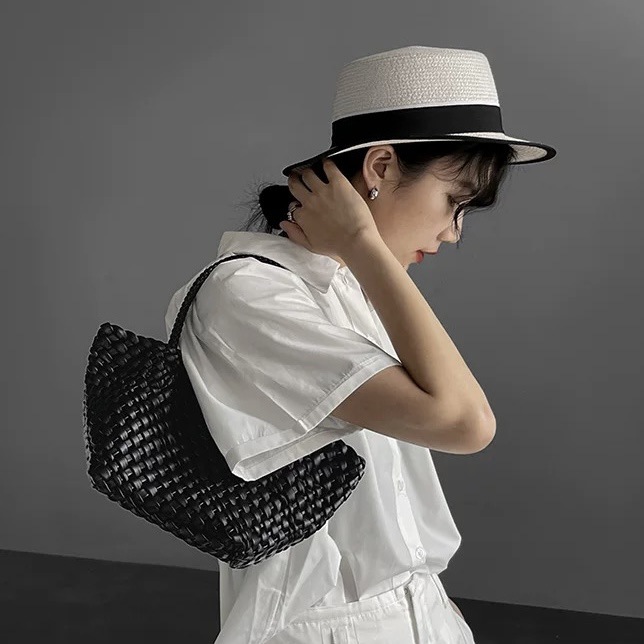 https://fulmo-img-server.com/kurove/c2c31161-13f0-400a-9802-ed539504ccbc.jpg
