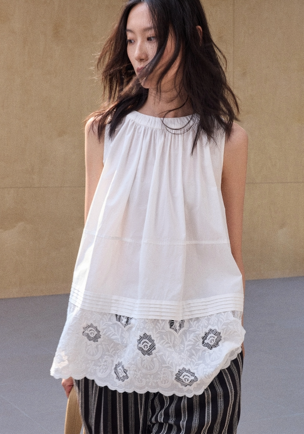 レース 服 花刺繍レースノースリーブブラウス