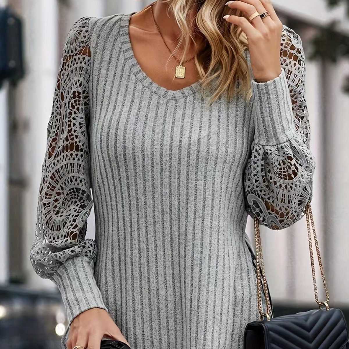 冬も女性らしく！温かみのあるレーストップスで作る愛されコーディネート10選