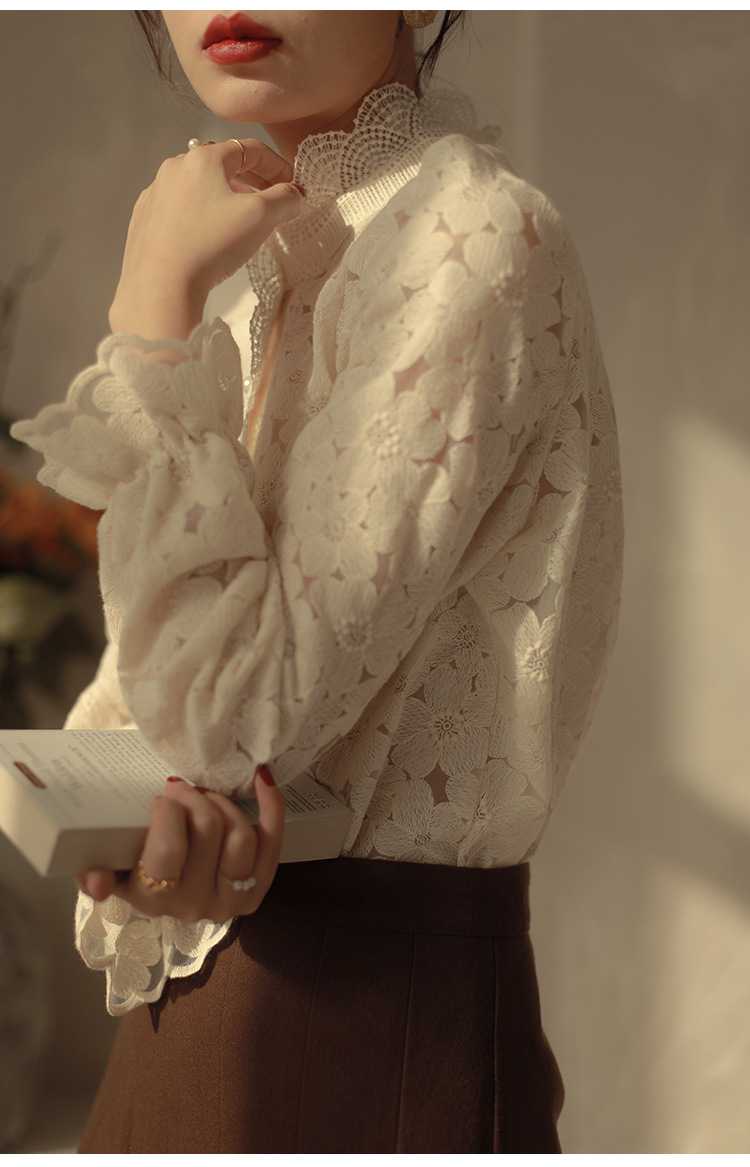 立ち襟レースブラウスで魅せる！上品コーデにぴったりな10選