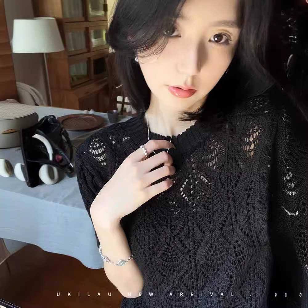 黒レーストップスで叶える魅力的なコーデ5選