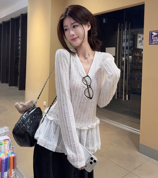 レース 服 秋冬レースブラウス長袖Ｖネック透け感フリル