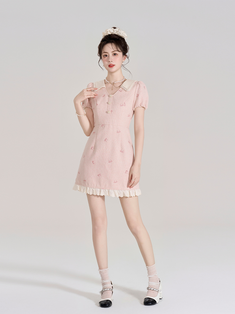 レース 服 乙女心くすぐる刺繍襟レースワンピース