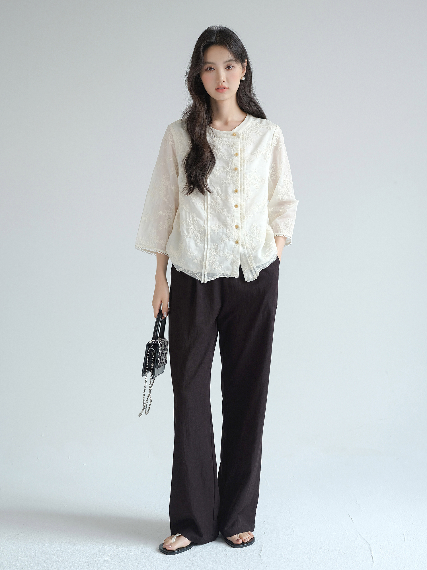 レース 服 花刺繍入り裾レース半袖ブラウス