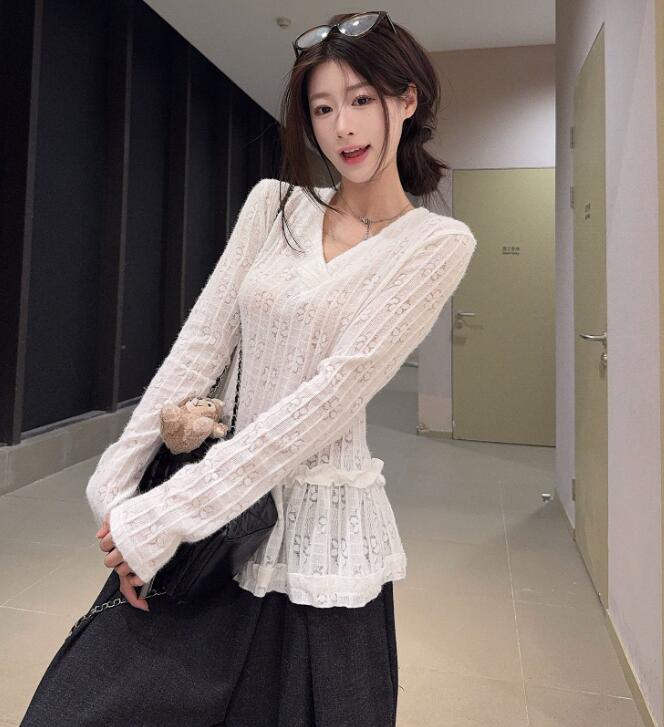 レース 服 秋冬レースブラウス長袖Ｖネック透け感フリル