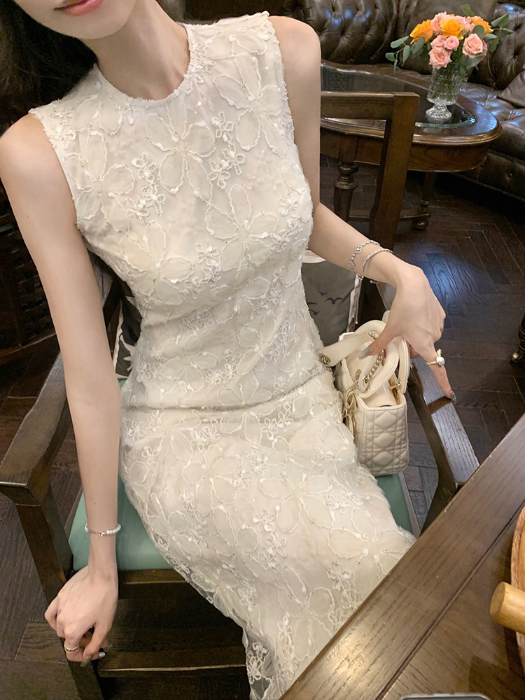 レース 服 花模様繊細レースノースリーブワンピース