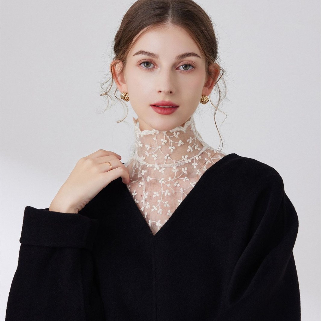 レース 服 小花刺繍ハイネックレースインナー