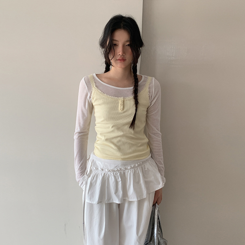 レース 服 繊細レース縁取りリブキャミソール