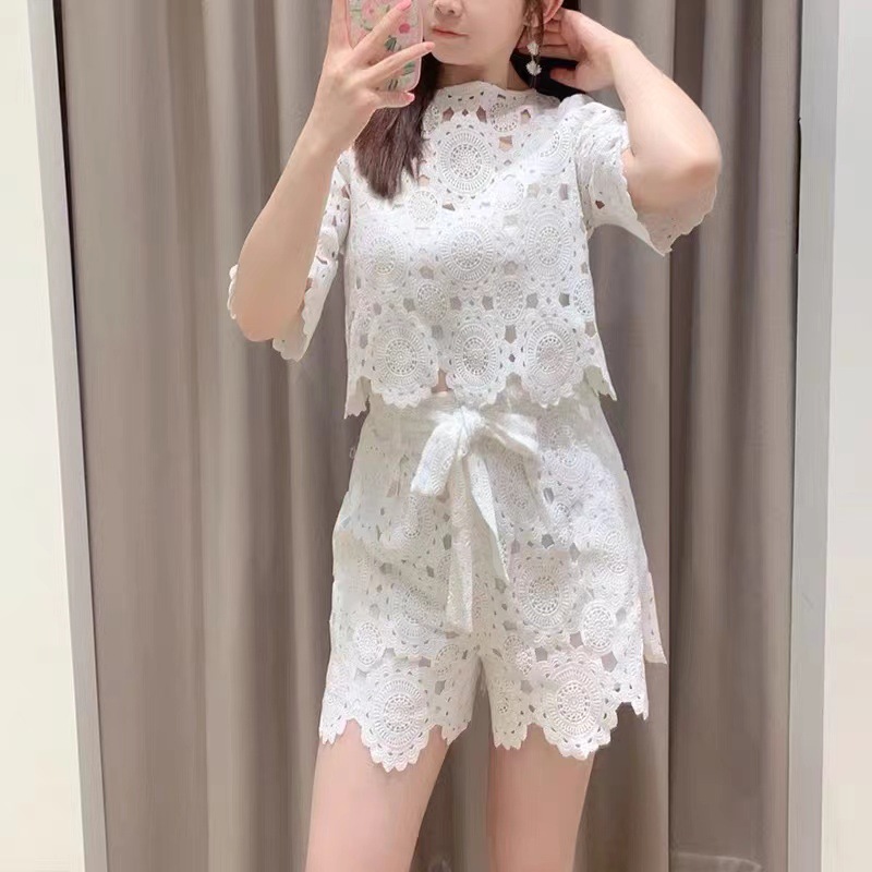 https://fulmo-img-server.com/lacel/792e4d83-84a4-4de7-981a-4ac4921584ef.jpg