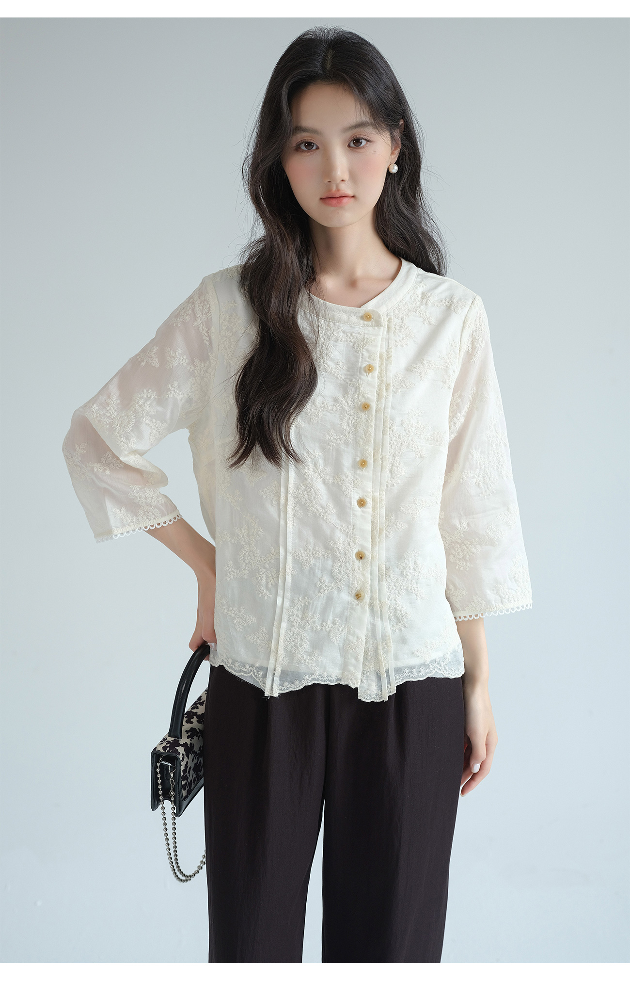 レース 服 花刺繍入り裾レース半袖ブラウス