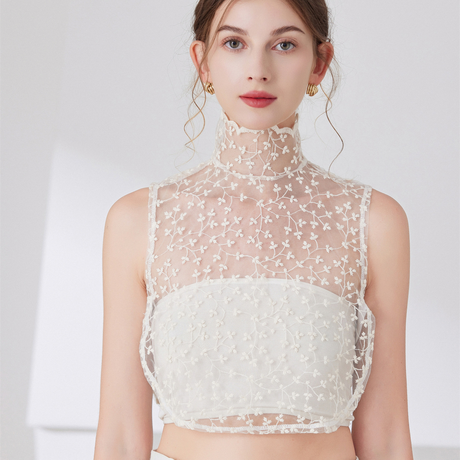 レース 服 小花刺繍ハイネックレースインナー