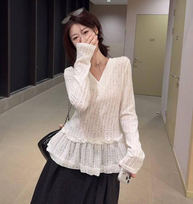レース 服 秋冬レースブラウス長袖Ｖネック透け感フリル