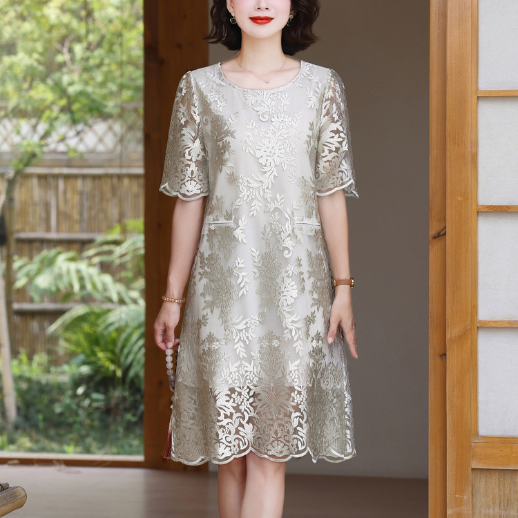 レース 服 花柄刺繍レースワンピース