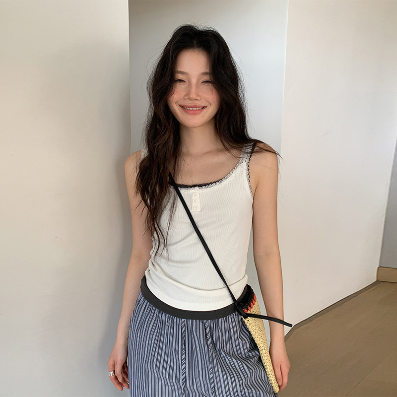 レース 服 繊細レース縁取りリブキャミソール