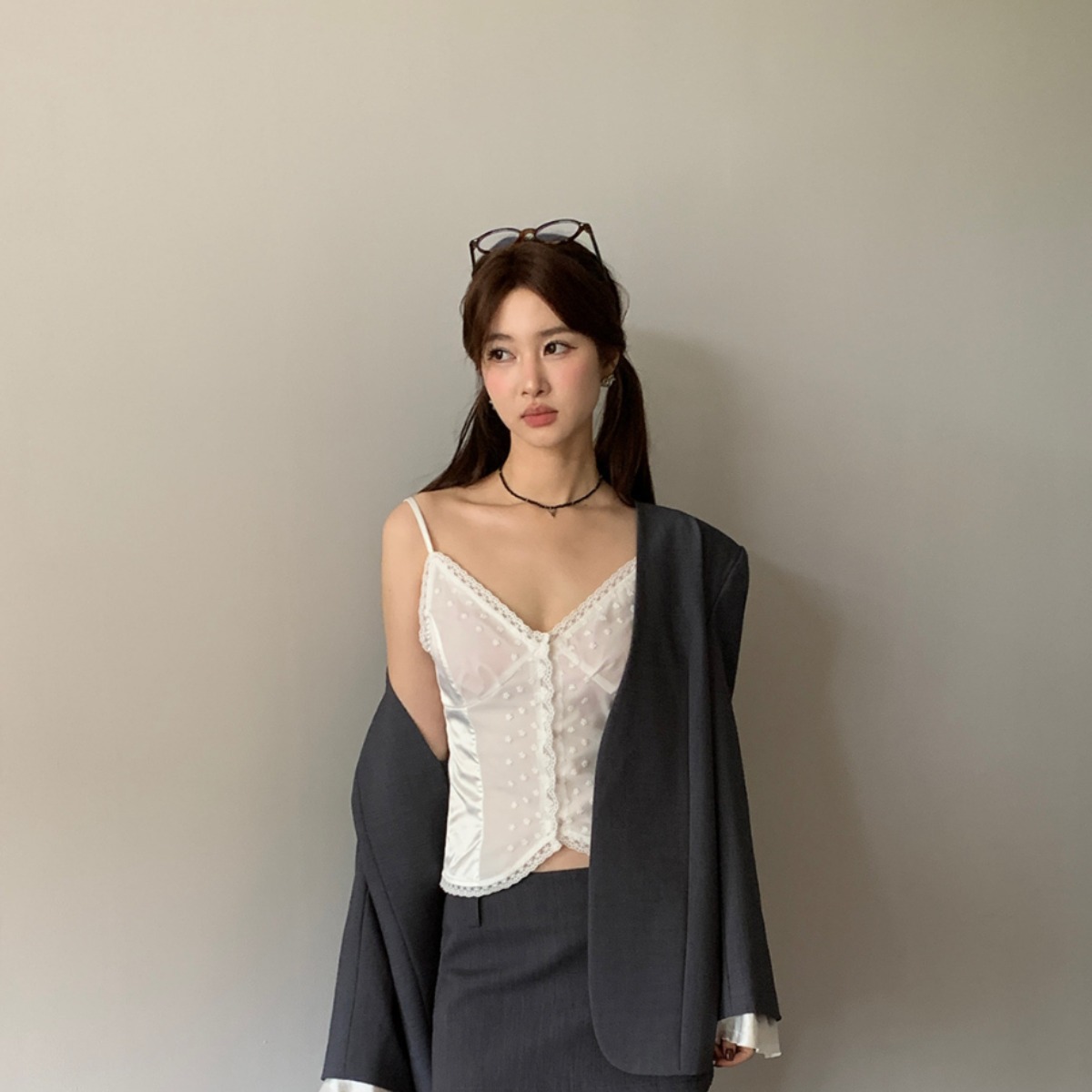 レース 服 小花柄レースキャミソール